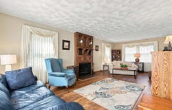 1302 E Harrison St, Washington, IA 52353