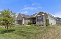 1102 S Strait Avenue, Ozark, MO 65721