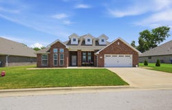 1003 Mckenzie Circle, Webb City, MO 64870