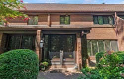 39 Spring Hollow, Roslyn, NY 11576