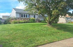 925 ROBERTS Road, WARMINSTER, PA 18974