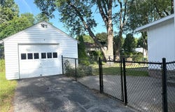 3 Marks Place, New Hartford, NY 13413