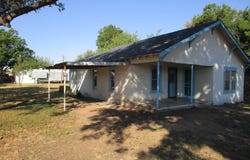 205 N Donald Street, Seymour, TX 76380