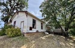 2693 Pleasant Valley Road, Merlin, OR 97532