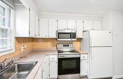 77 Ford St, Methuen, MA 01844