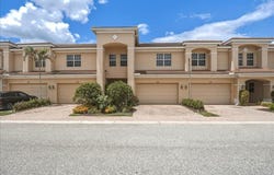135 SW WALKING Path, Stuart, FL 34997