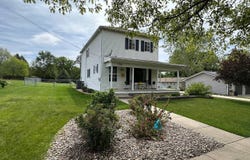 530 N 6th St, Hebron, NE 68370