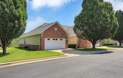 1404 N Sandy Creek Circle, Nixa, MO 65714