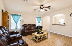 138 Talon Dr, Luling, TX 78648