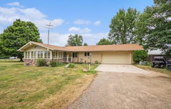 7349 E Main Street, Eau Claire, MI 49111