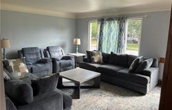 7270 Glenn Oval Drive, Parma, OH 44130