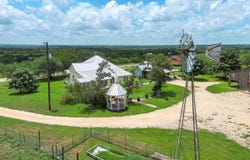 4515 Stapper Rd, Saint Hedwig, TX 78152