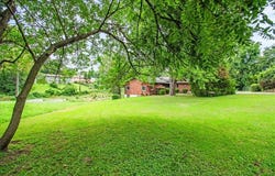 11806 E 39th Street S, Independence, MO 64052