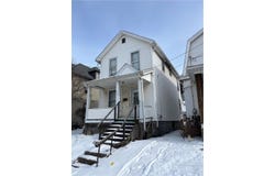 713 Monroe Street, New Castle, PA 16101