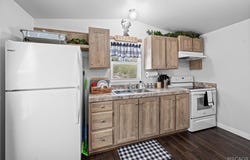 201 Maple Lane, Sugarloaf, CA 92386