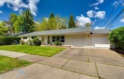 1255 E 24TH Ave, Eugene, OR 97403