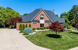 5590 Pine Gate Drive, Saginaw, MI 48603