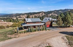 34 Crosstimber Loop, Garden Valley, ID 83622