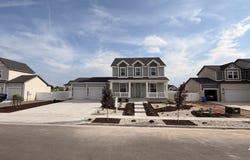 3233 W 2500 N, Clinton, UT 84015