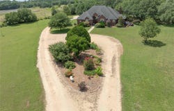 900 Schulze Rd, Schulenburg, TX 78949
