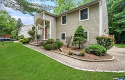 21 Kennedy Circle, Closter, NJ 07624