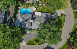 18 Regent Place, Roslyn, NY 11576