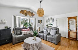 2112 N SUNSET Dr, Layton, UT 84040
