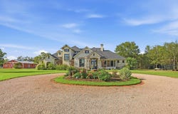 450 Colorado Dr, Cedar Creek, TX 78612