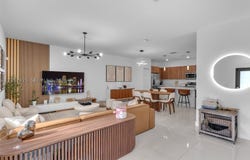 4963 NW 83rd Path, Doral, FL 33166