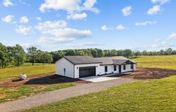 24672 Farm Road 2012, Crane, MO 65633