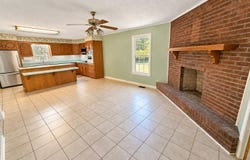 105 Meadowbrook St, Plantersville, MS 38862