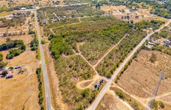 N Hackberry Avenue, Luling, TX 78648