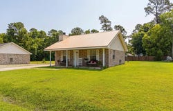 1002 Washington Street, Waveland, MS 39576