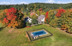 5 Old Manchester Road, Amherst, NH 03031