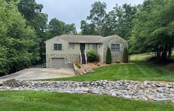 8 NORTHGATE CT, Lynch Station, VA 24571