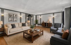426 S AUSTIN Boulevard, Oak Park, IL 60304