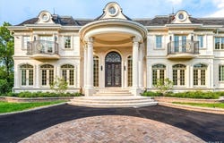 566 E Shore Road, Kings Point, NY 11024