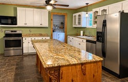 210 MOON Way, Savannah, TN 38372
