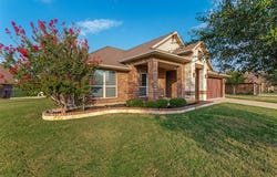 1001 Morningside Drive, Burleson, TX 76028