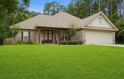 65 Stonegate Dr, Hattiesburg, MS 39402