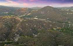1 La Cresta Highlands Circle, Murrieta, CA 92562