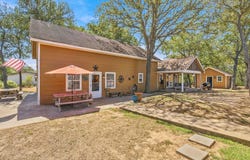 172 Heritage Oaks Dr, Cedar Creek, TX 78612