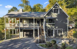 42 Streeter Rd, Sturbridge, MA 01518