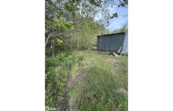 19700 Lakeview Rd, Leon, IA 50144