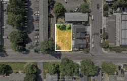 211 S LOCUST St, Canby, OR 97013
