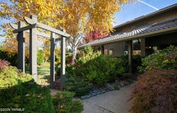 7610 Scenic Dr, Yakima, WA 98908