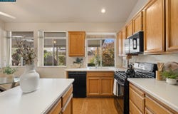 287 Mandarin Cir, Vacaville, CA 95687