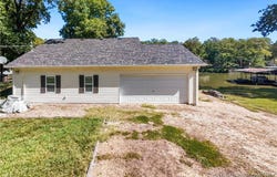 32168 Venture Rd., Stover, MO 65078