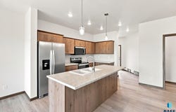 6158 S Bison Pl, Sioux Falls, SD 57108