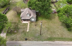517 Giddings St, Lexington, TX 78947